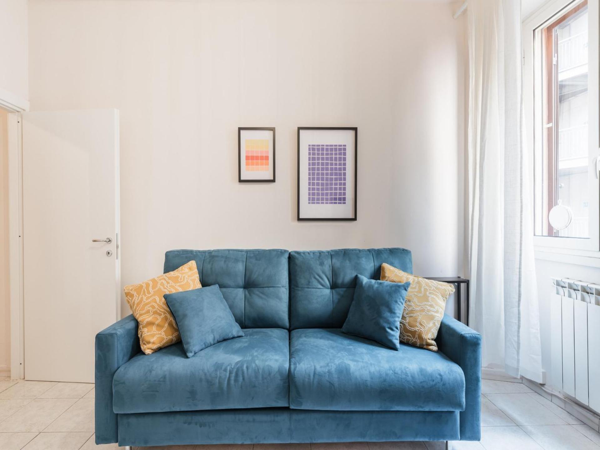 The Best Rent - Spacious One-Bedroom Apartment Near Colosseum Rome Bagian luar foto