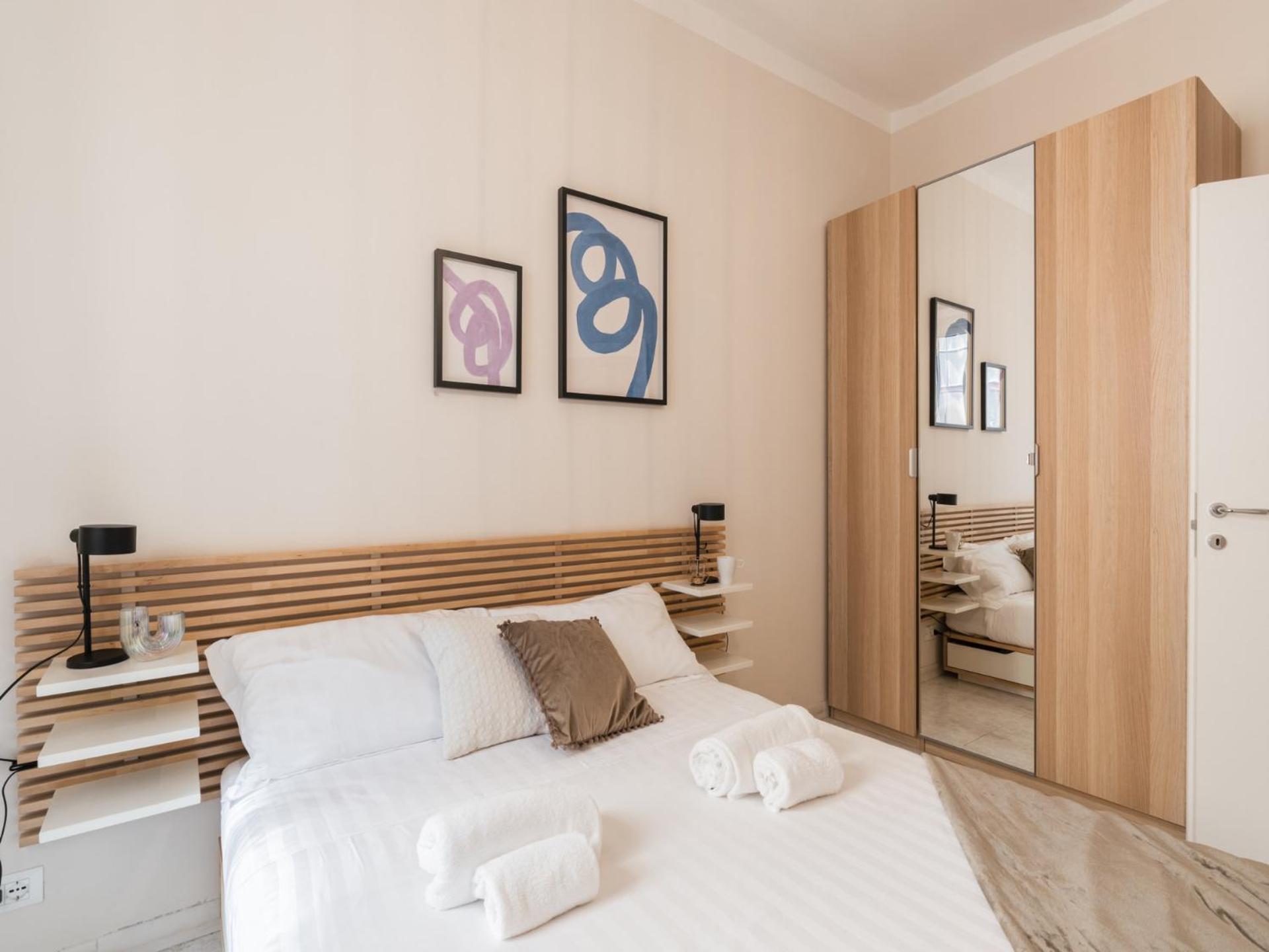 The Best Rent - Spacious One-Bedroom Apartment Near Colosseum Rome Bagian luar foto